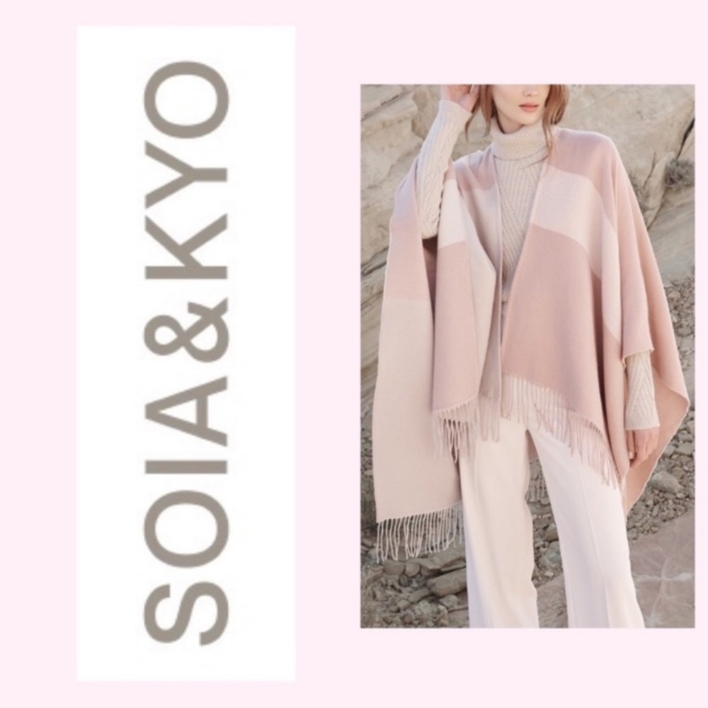 NWT Soia & Koa scarfigan